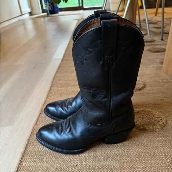 Like New Genuine Ariat Leather Western Boots Men’s size 8.5 in Black - Picture 10 of 11